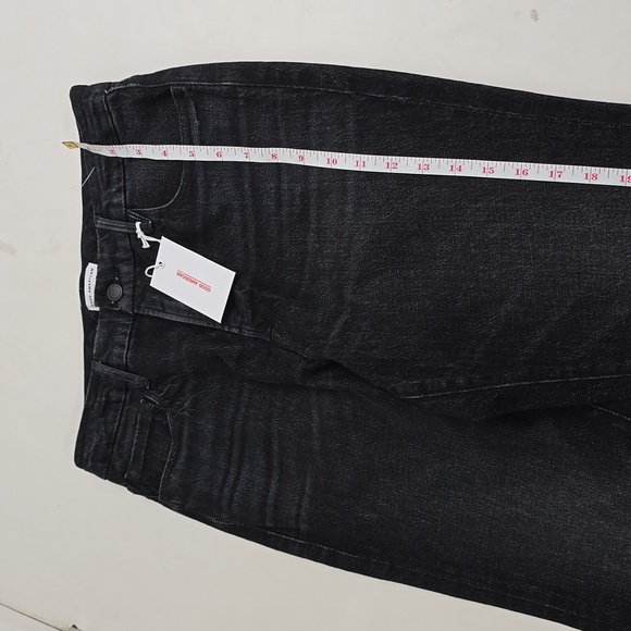 Good American Straight Leg Jeans - Picture 3 of 12